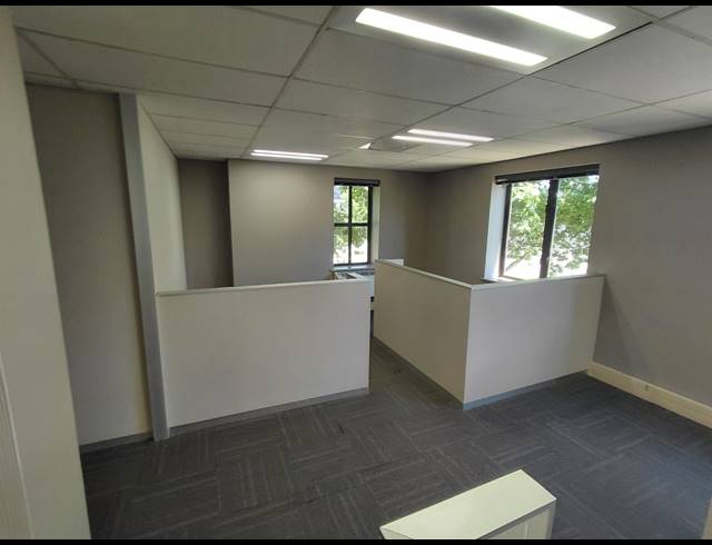 509M² OFFICE TO LET IN MAGALIESSIG